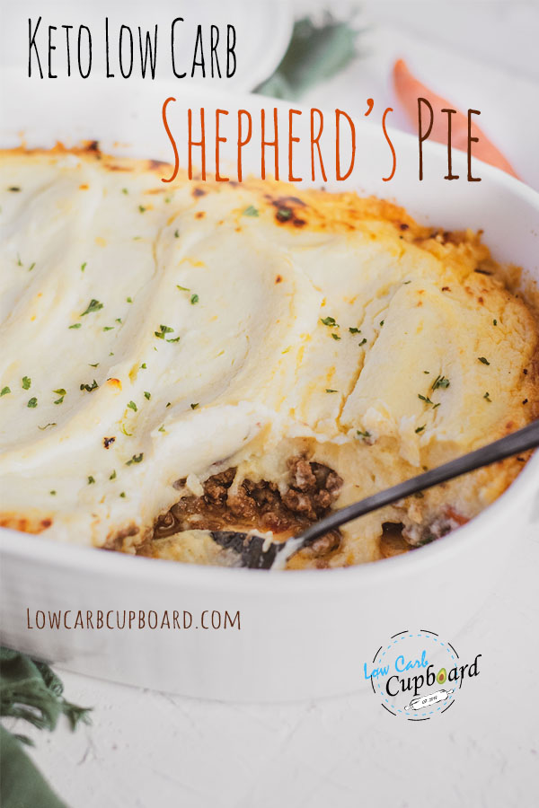 Keto Shepherd's Pie with a ground beef and vegetable layer topped with a creamy cauliflower mash. Easy to make low carb recipe. #keto #ketoshepherdspie 